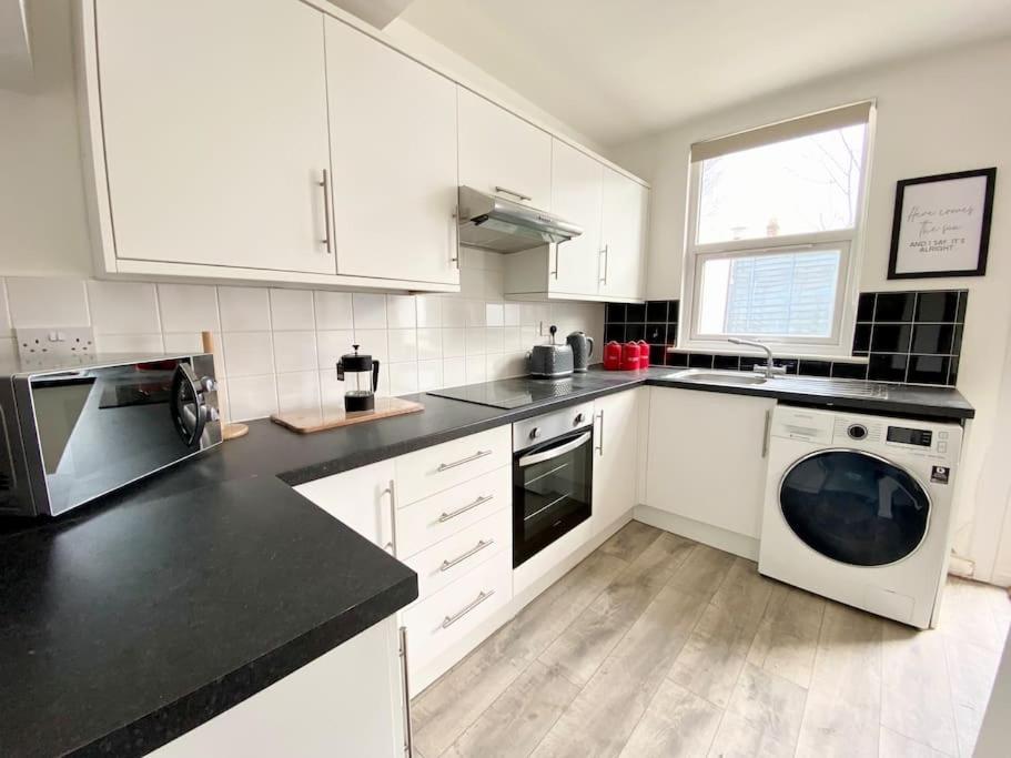 Charming Seaside Cottage In Leigh-On-Sea Southend-on-Sea Exterior foto